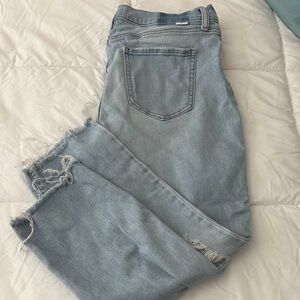 Light Wash Ankle Crop Jeans - Women's